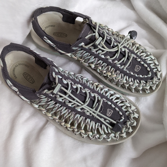 Keen Uneek Slice Woven Slingback Hiking Outdoor Sandals - Picture 2 of 14